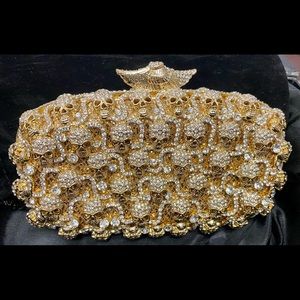 🆕️Luxe Mob Clutch. Crystal Skulls. New In Box, never used. Collectible.